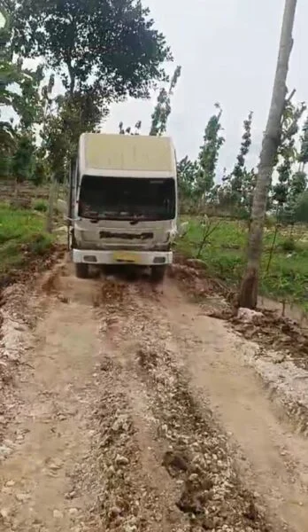 Penghalangan Investigasi Di Tuban Membuktikan Mafia Tambang Hidup: Truk Dilintangkan, LIN DI intimidasi, Oknum PNS Diduga Bosnya