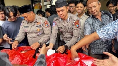 Samsat Surabaya Selatan Berbagi Kasih Jumat Berkah