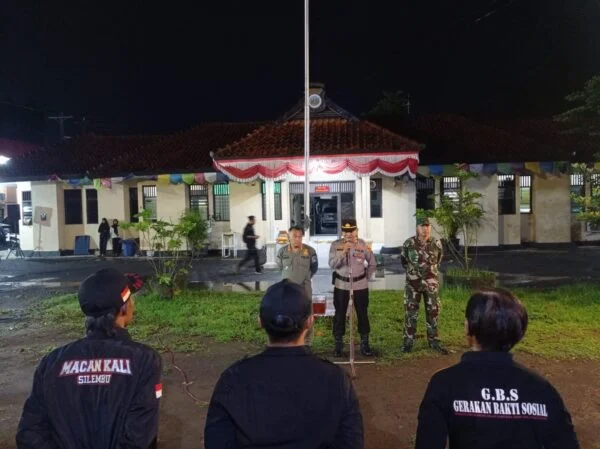 Polsek Kalasan Gelar Apel Gabungan Lintas Komunitas STAK, Perkuat Pengamanan Nataru 2025–2026