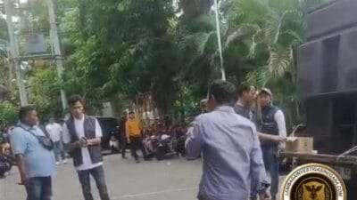 Puluhan Wartawan Surabaya Geruduk Kantor Satpol PP, Tuntut Keadilan