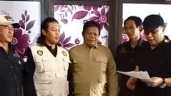 Robi Irawan Wiratmoko Serahkan SK Ketua DPC LIN Bojonegoro kepada Ahmad Muhajirin