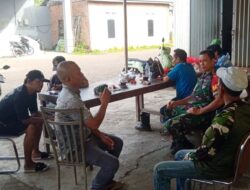 Melalui komsos Babinsa Dan Warga Bangun Komunikasi Harmonis