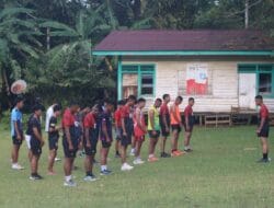 Meski Berpuasa, Anggota Satgas TMMD Wiltas Ke-127 Tetap Semangat Laksanakan Senam Pagi