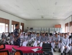 Satgas TMMD Kodim 0912/Kubar Bersama Dinkes Kubar Gelar Sosialisasi Bahaya Narkoba di SMAN 01 Linggang Bigung