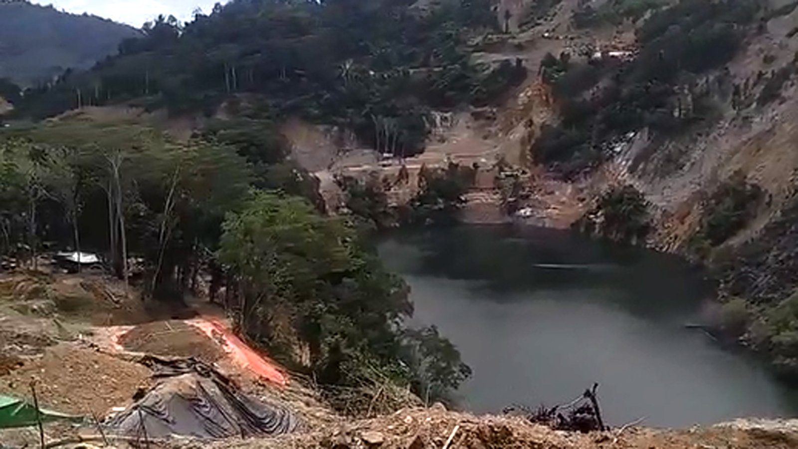 “BONGKAR MAFIA PETI KEBUN RAYA! Ko Melky Diduga Aktor Utama—Buang Limbah ke Kolam, APH Sulut Diserang Isu Pembiaran, Mabes Polri Diminta Turun Tangan & Tindak TPPU!”