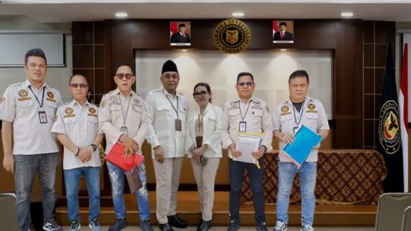 “GILA! SOLAR ILEGAL & PETI DI RATATOTOK DIDUGA DIKENDALIKAN EXEL ROSE—APARAT DIAM, KAPOLRES & KAPOLSEK LAYAK DICOPOT?”