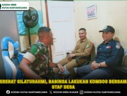Pererat Silaturahmi, Babinsa Lakukan Komsos Bersama Staf Desa