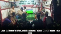 Jaga Keamanan Wilayah, Babinsa Bersama Warga Lakukan Nobar Piala Dunia 
