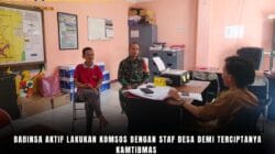 Babinsa Aktif Lakukan Komsos Dengan Staf Desa Demi Terciptanya Kamtibmas