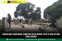 Pengerjaan Pengecoran Jembatan Beton Merah Putih Di Desa Beloro Terus Dikebut