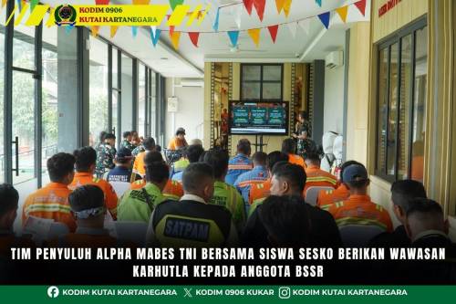 Tim Penyuluh Alpha Mabes TNI Bersama Siswa Sesko Berikan Wawasan Karhutla kepada Anggota BSSR