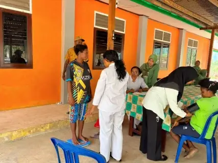 Persit Kodim Mansel Dan Puskesmas Nuhuwei Bersinergi, Jaga Kesehatan Warga Kampung Nuhuwei